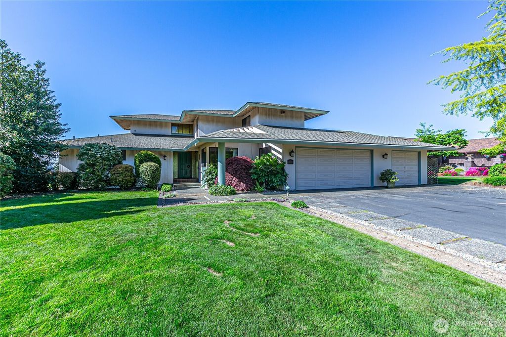 8926 51st Street W, University Place, WA 98467