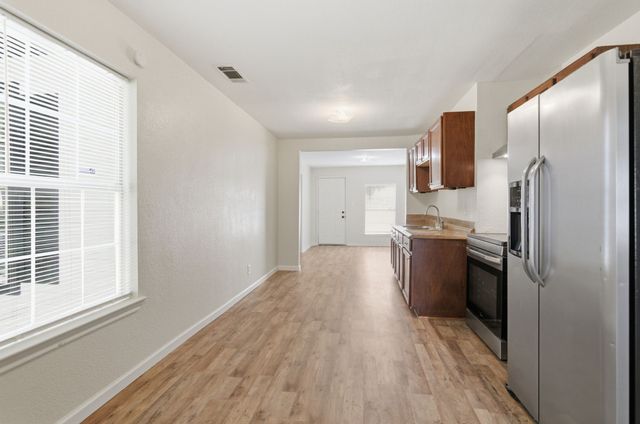 4909 Sandage Avenue, Fort Worth, TX 76115