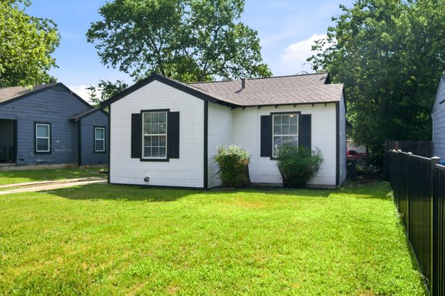 4909 Sandage Avenue, Fort Worth, TX 76115