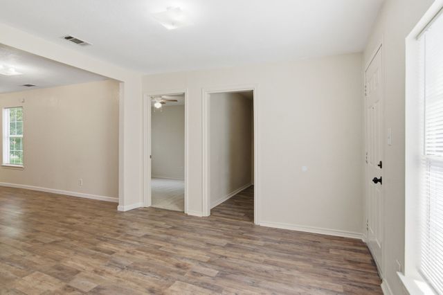 4909 Sandage Avenue, Fort Worth, TX 76115