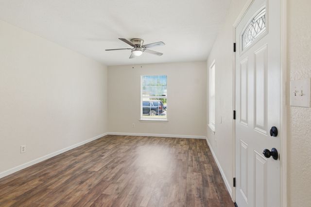 4909 Sandage Avenue, Fort Worth, TX 76115