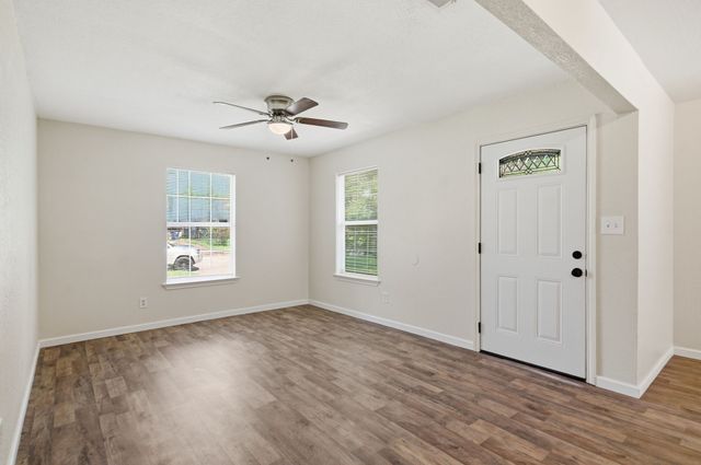 4909 Sandage Avenue, Fort Worth, TX 76115