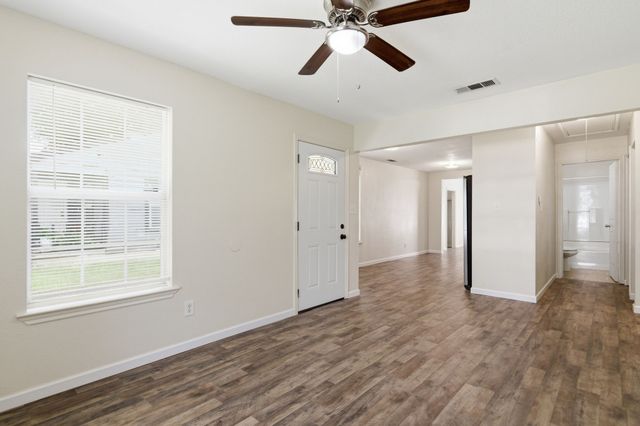 4909 Sandage Avenue, Fort Worth, TX 76115