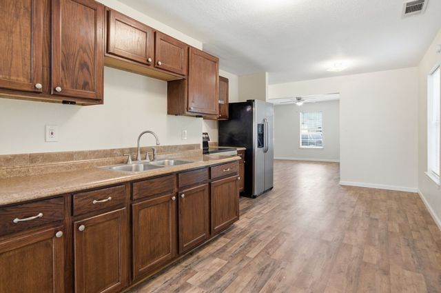 4909 Sandage Avenue, Fort Worth, TX 76115