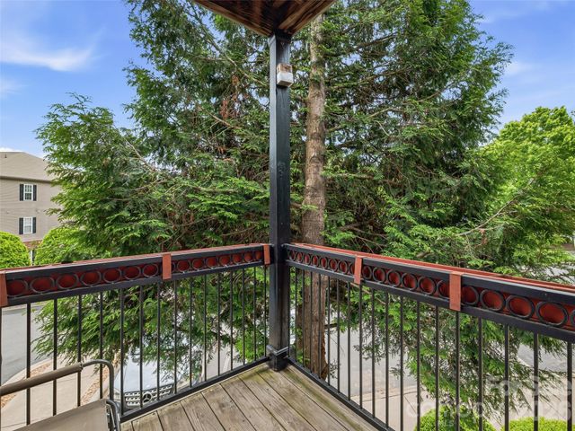 221 Appeldoorn Circle, Asheville, NC 28803