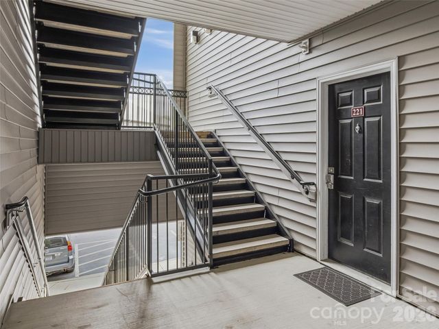 221 Appeldoorn Circle, Asheville, NC 28803