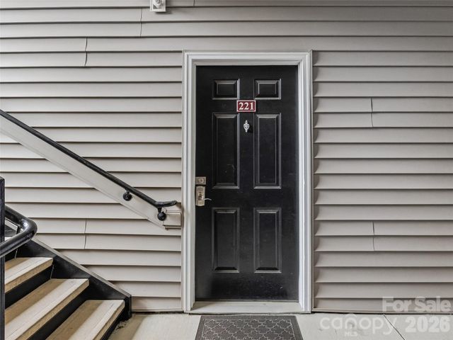 221 Appeldoorn Circle, Asheville, NC 28803