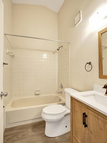 3066 S Oakland Forest Drive 902, Oakland Park, FL 33309