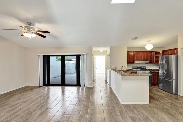 3066 S Oakland Forest Drive 902, Oakland Park, FL 33309