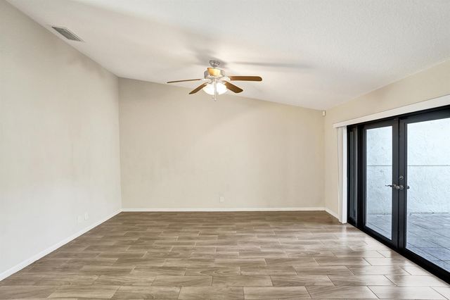 3066 S Oakland Forest Drive 902, Oakland Park, FL 33309