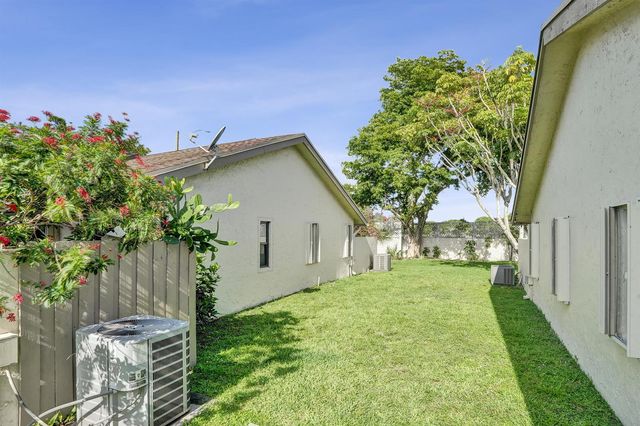3066 S Oakland Forest Drive 902, Oakland Park, FL 33309