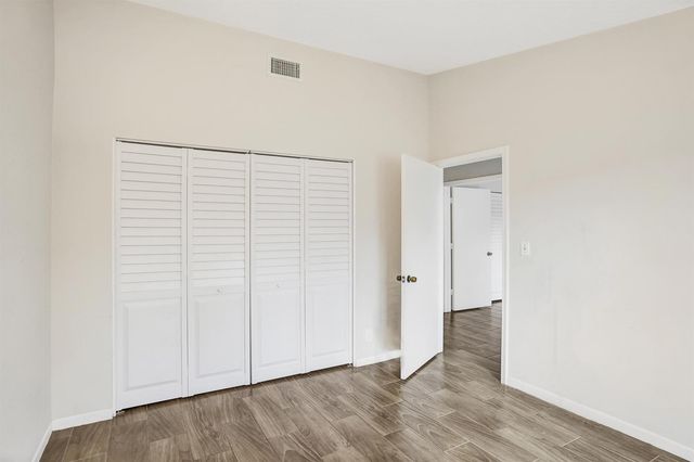 3066 S Oakland Forest Drive 902, Oakland Park, FL 33309