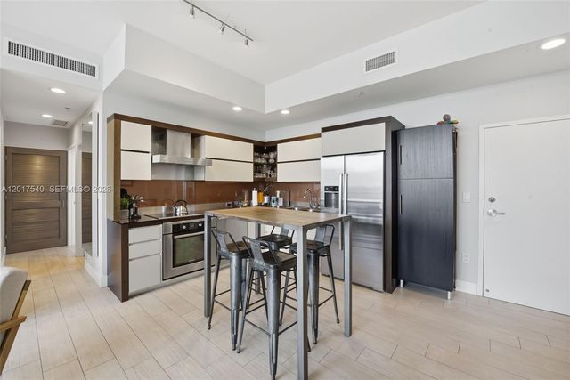 2100 Park Ave 302, Miami Beach, FL 33139