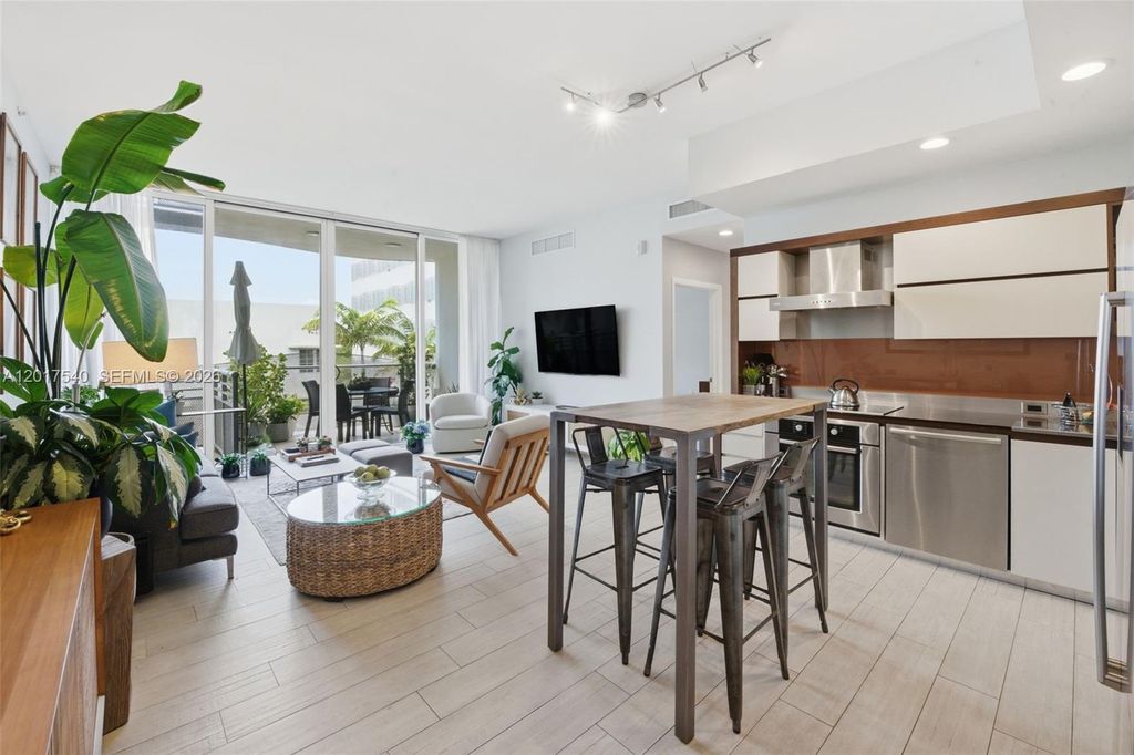 2100 Park Ave 302, Miami Beach, FL 33139