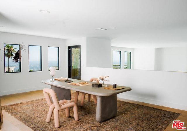 2380 Venus Drive, Los Angeles, CA 90046