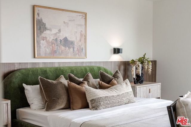 2380 Venus Drive, Los Angeles, CA 90046