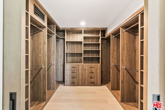 2380 Venus Drive, Los Angeles, CA 90046