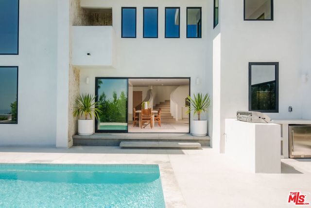 2380 Venus Drive, Los Angeles, CA 90046