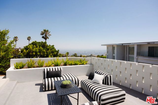 2380 Venus Drive, Los Angeles, CA 90046