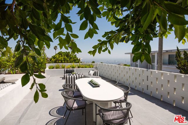 2380 Venus Drive, Los Angeles, CA 90046