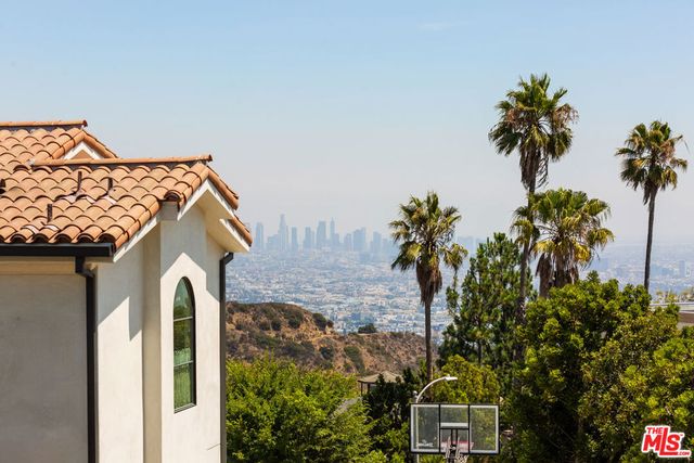 2380 Venus Drive, Los Angeles, CA 90046