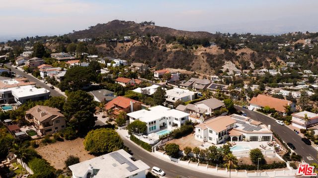 2380 Venus Drive, Los Angeles, CA 90046