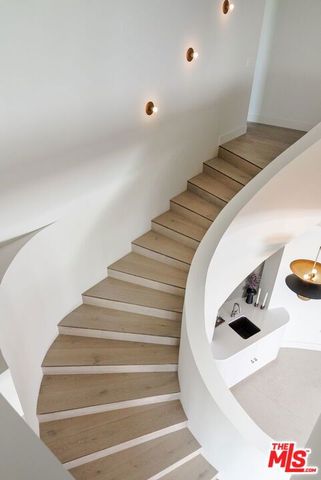 2380 Venus Drive, Los Angeles, CA 90046