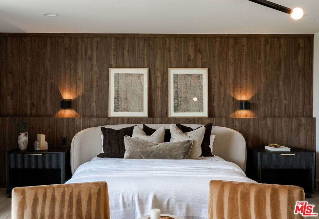 Image 19 of property listing at 2380 Venus Drive, Los Angeles, CA 90046