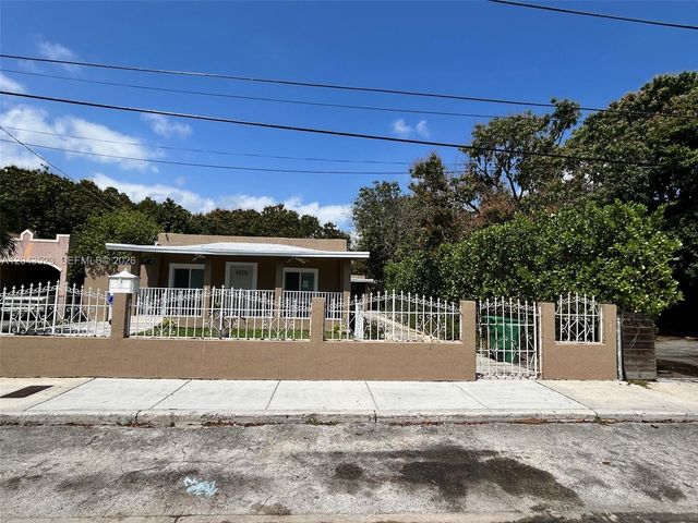 261 NW 49th St A, Miami, FL 33127