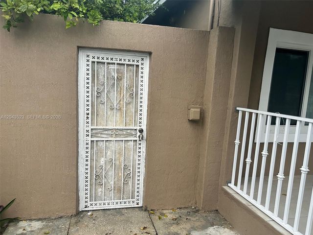 261 NW 49th St A, Miami, FL 33127