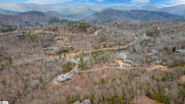 30 Lakes Edge Way, Marietta, SC 29661