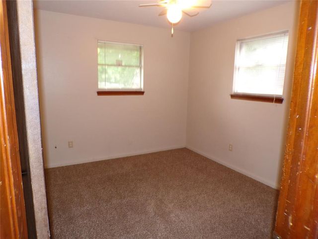 951 NW 2nd Street 0, Moore, OK 73160