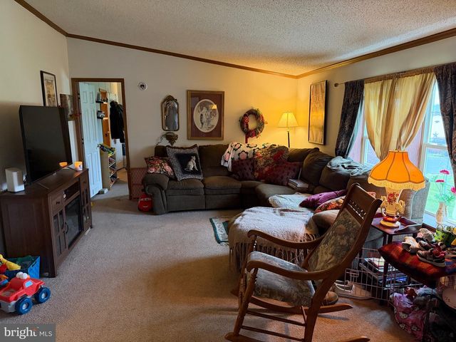 215 LONGWOOD CT W, Lancaster, PA 17603