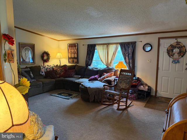 215 LONGWOOD CT W, Lancaster, PA 17603