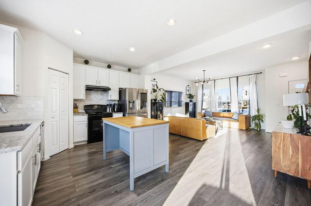 325 Green Acres Drive, Johnstown, OH 43031