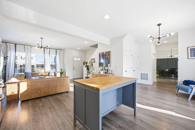 325 Green Acres Drive, Johnstown, OH 43031