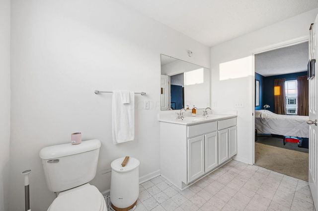 325 Green Acres Drive, Johnstown, OH 43031