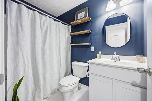 325 Green Acres Drive, Johnstown, OH 43031