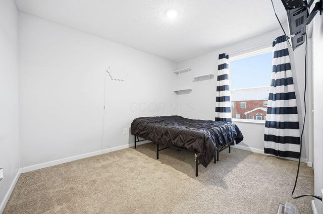 325 Green Acres Drive, Johnstown, OH 43031