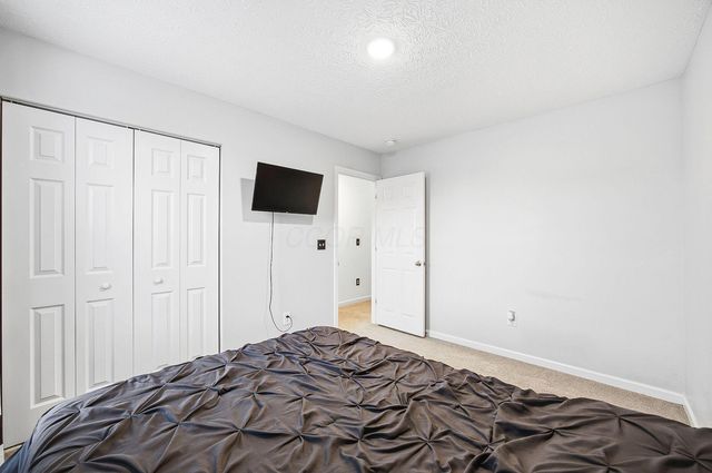 325 Green Acres Drive, Johnstown, OH 43031