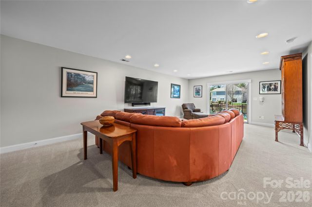 8020 Parknoll Drive, Huntersville, NC 28078