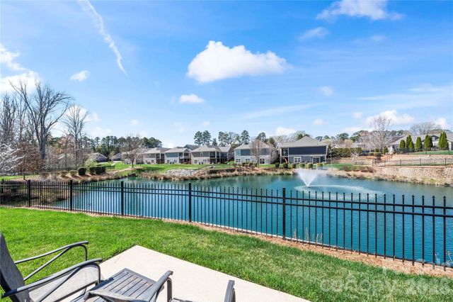 8020 Parknoll Drive, Huntersville, NC 28078