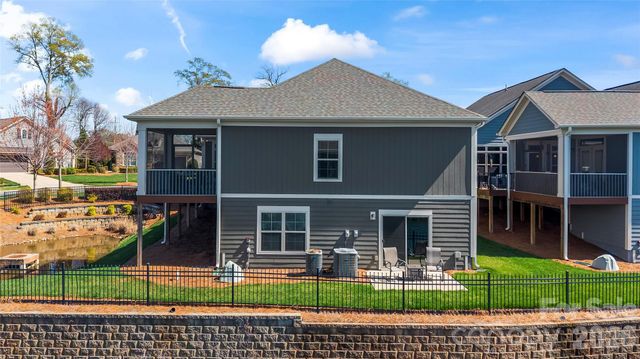 8020 Parknoll Drive, Huntersville, NC 28078