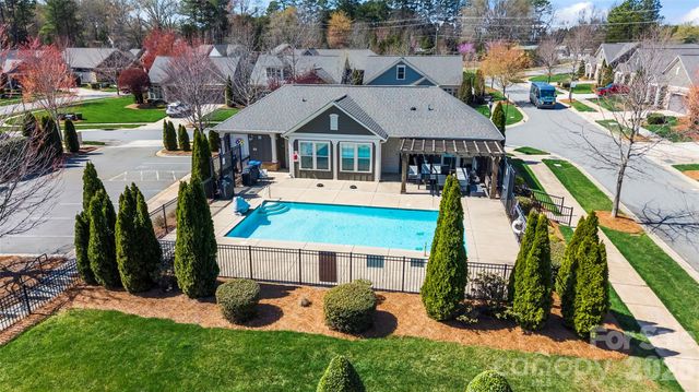 8020 Parknoll Drive, Huntersville, NC 28078