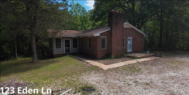 127 Eden Lane, Central, SC 29640