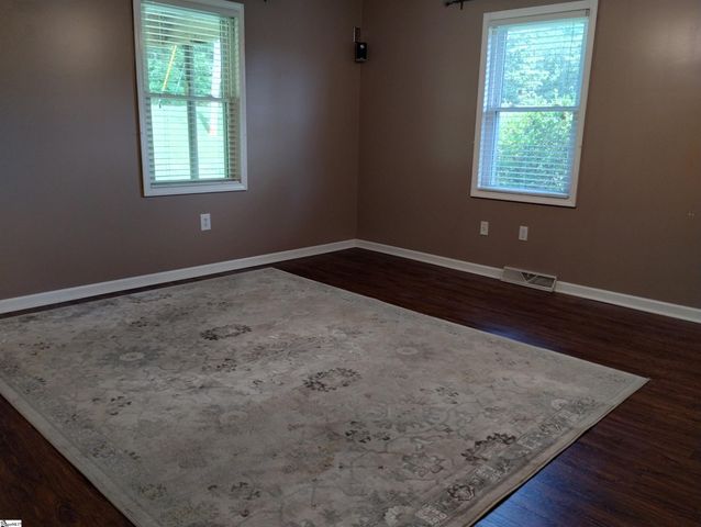 127 Eden Lane, Central, SC 29640