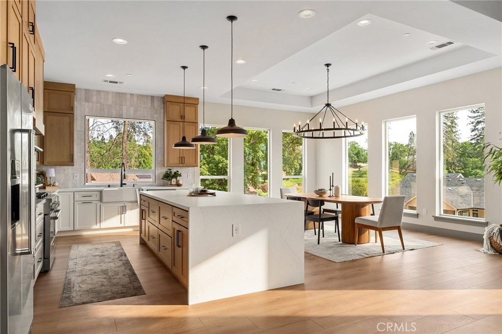 Image 3 of property listing at 260 Pinewood Drive, Paradise, CA 95969