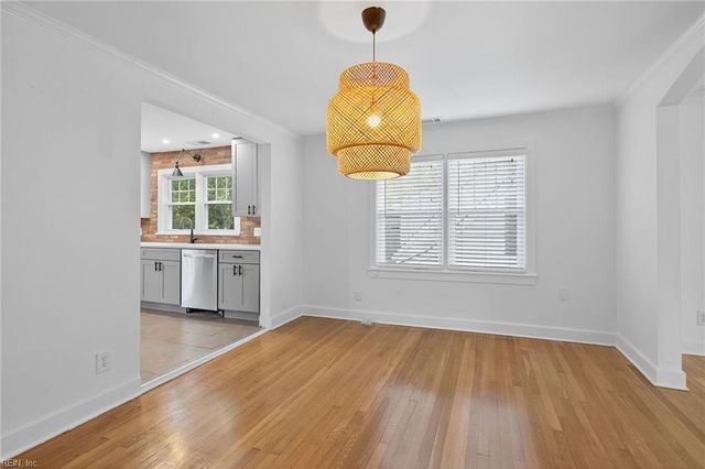 35 Westover RD, Newport News, VA 23601