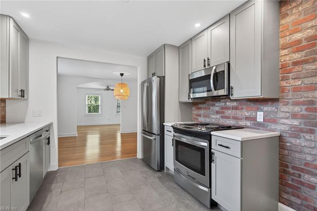 35 Westover RD, Newport News, VA 23601