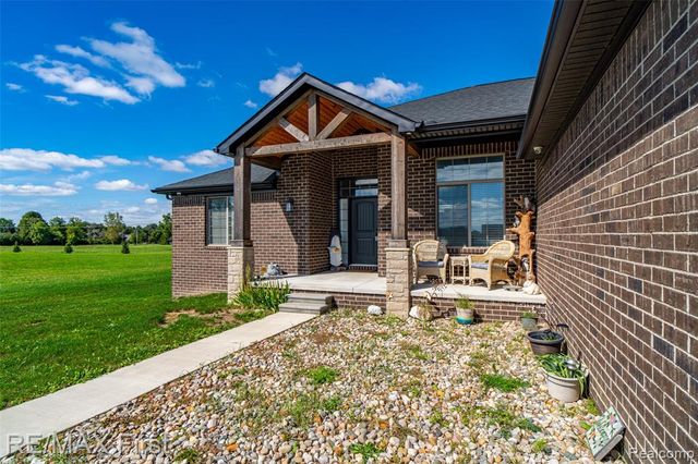 7065 Dryden Road, Almont, MI 48003